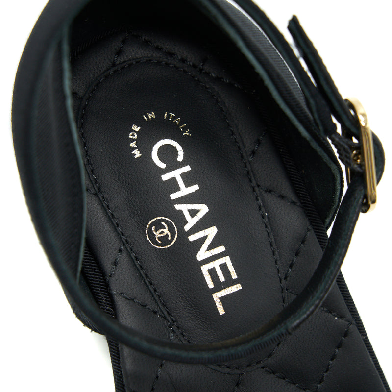 Chanel Size 38 Black Low Heel Pumps