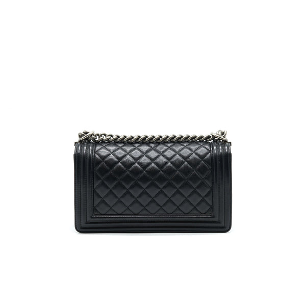 Chanel Medium boy Chanel Bag Caviar Black ruthenium hardware