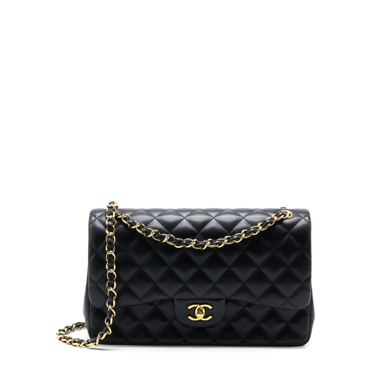 Timeless Chanel black lambskin Jumbo classic flap bag GHW Leather  ref.215425 - Joli Closet
