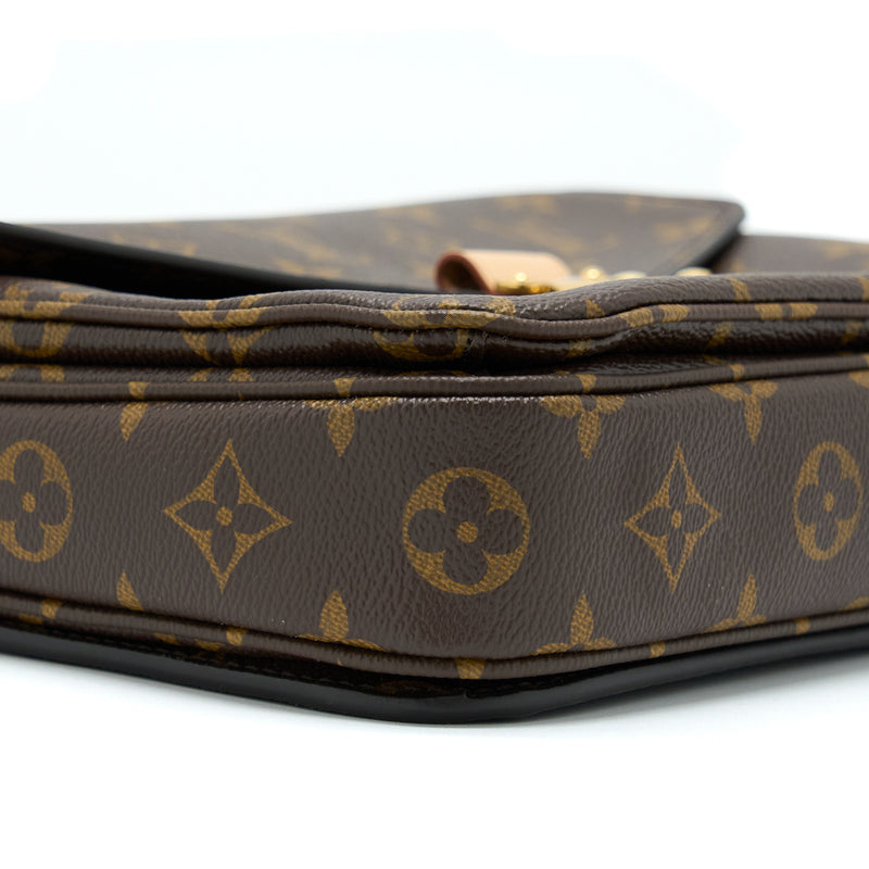 Louis Vuitton Pochette Métis Monogram Canvas GHW