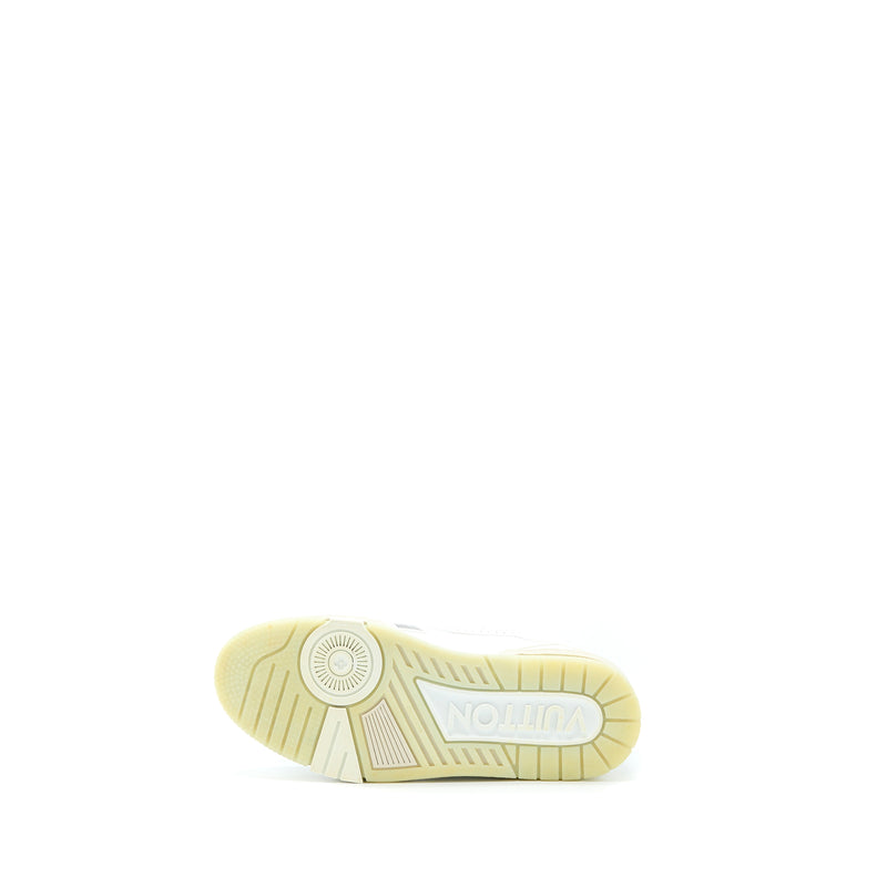Louis Vuitton Size 5 Trainer Sneaker Calfskin White