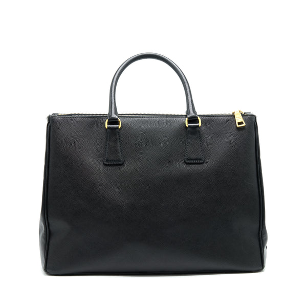 Prada Saffiano Tote Large in Black