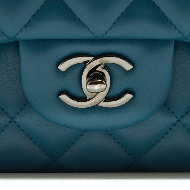 Chanel Jumbo Classic Double Flap Bag Lambskin Green SHW
