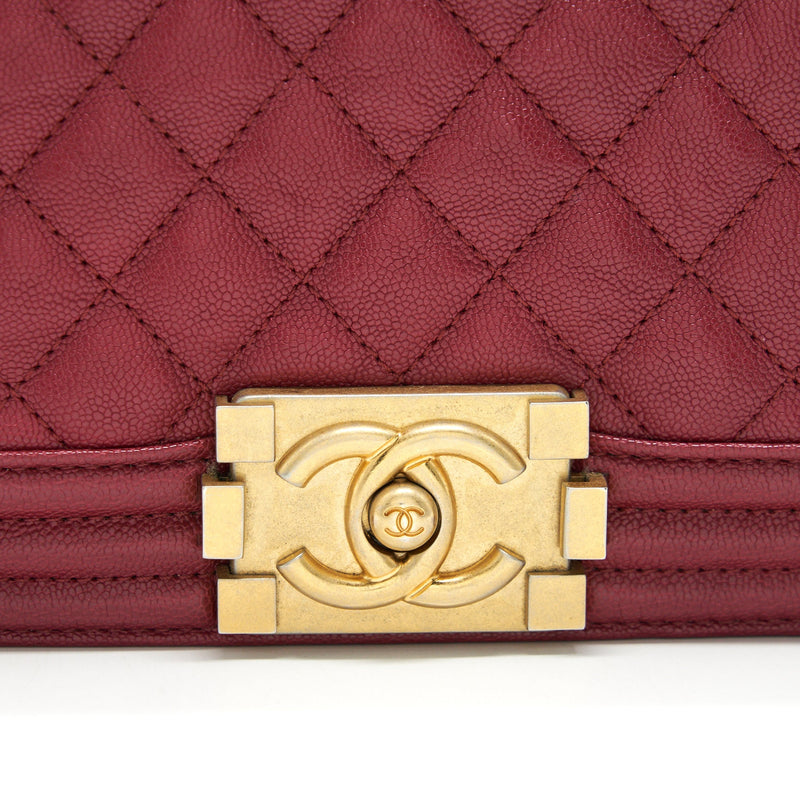 Chanel medium Boy Bag Caviar Raspberry Red brushed GHW