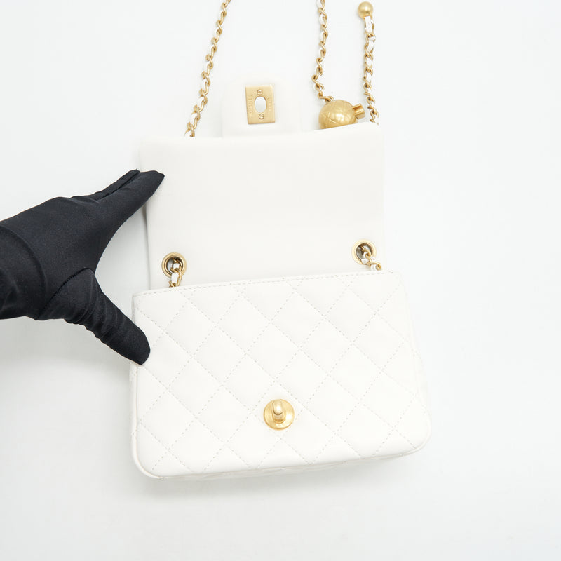 Chanel 21B Pearl Crush Square mini flap Bag White GHW