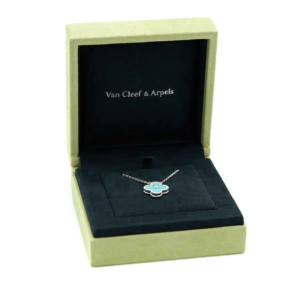 Van Cleef & Arpels 2022 Holiday Christmas Limited Vintage Alhambra Pendant