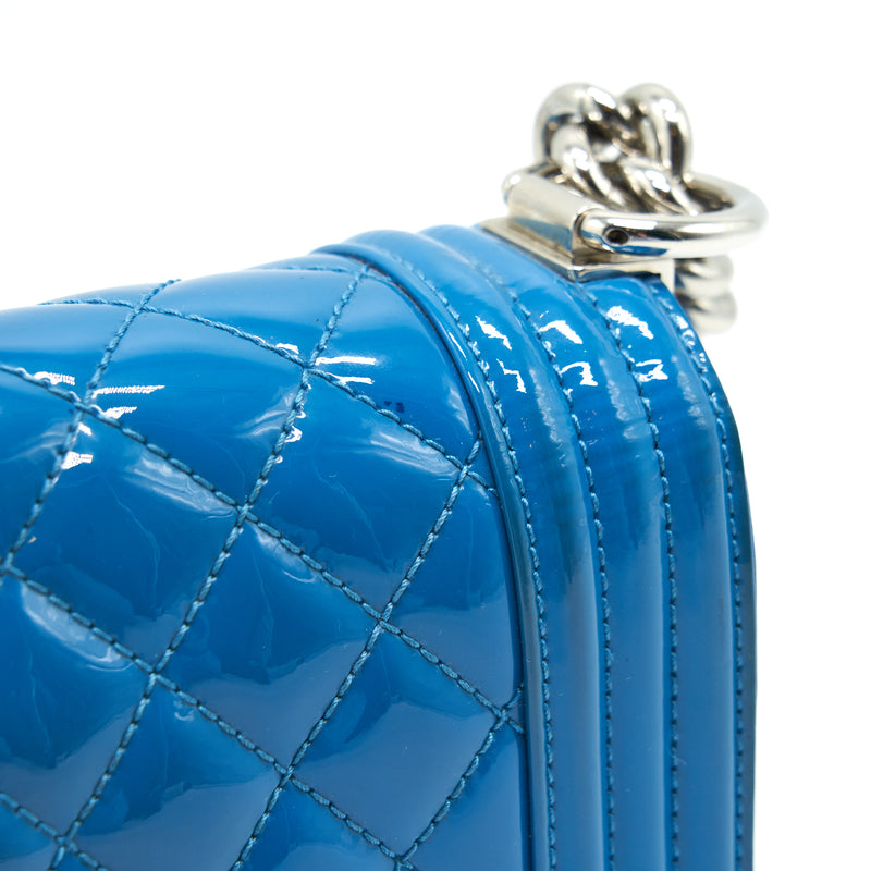 CHANEL SMALL LE BOY BAG IN PATENT LEATHER BLUE SHW