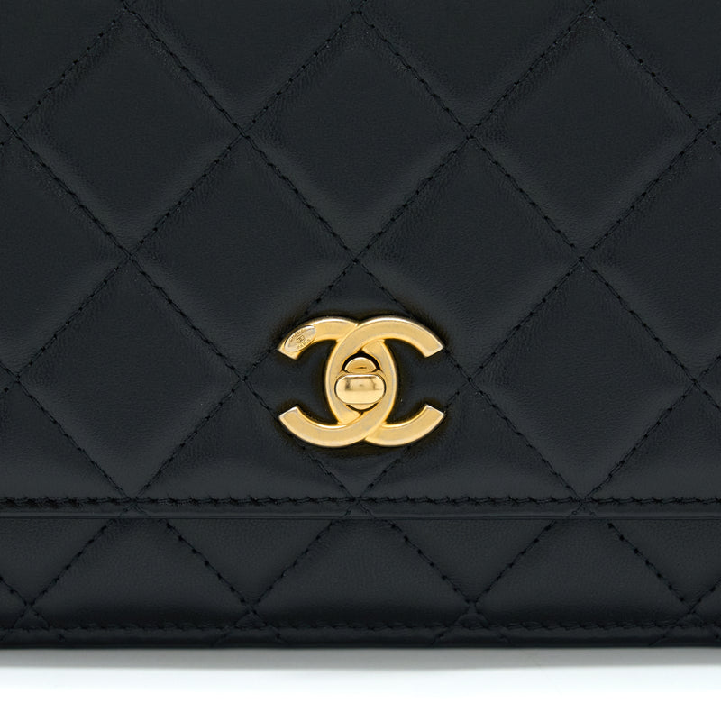 Chanel 21S Wallet On Chain With Pearl/CC logo Round Handle Lambskin Black Brushed GHW