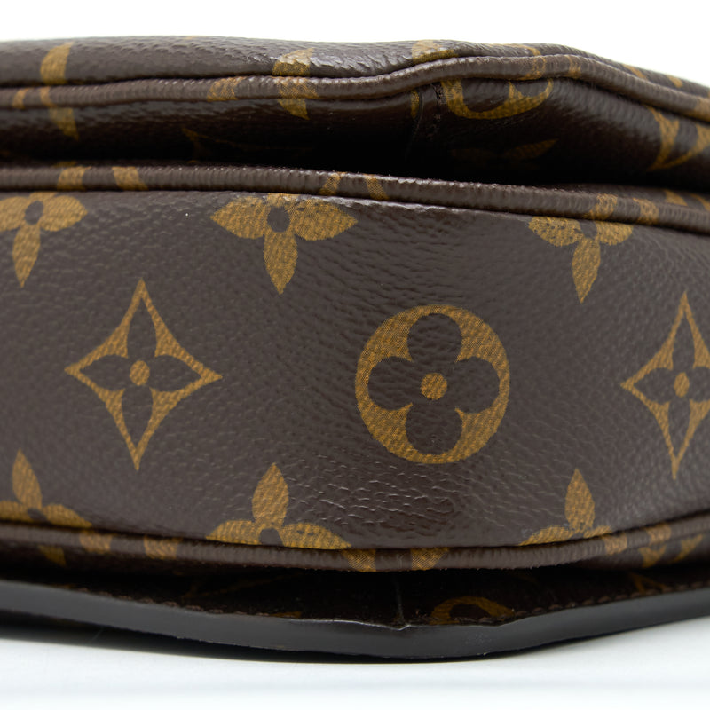 Louis Vuitton Pochette Métis Monogram Canvas GHW