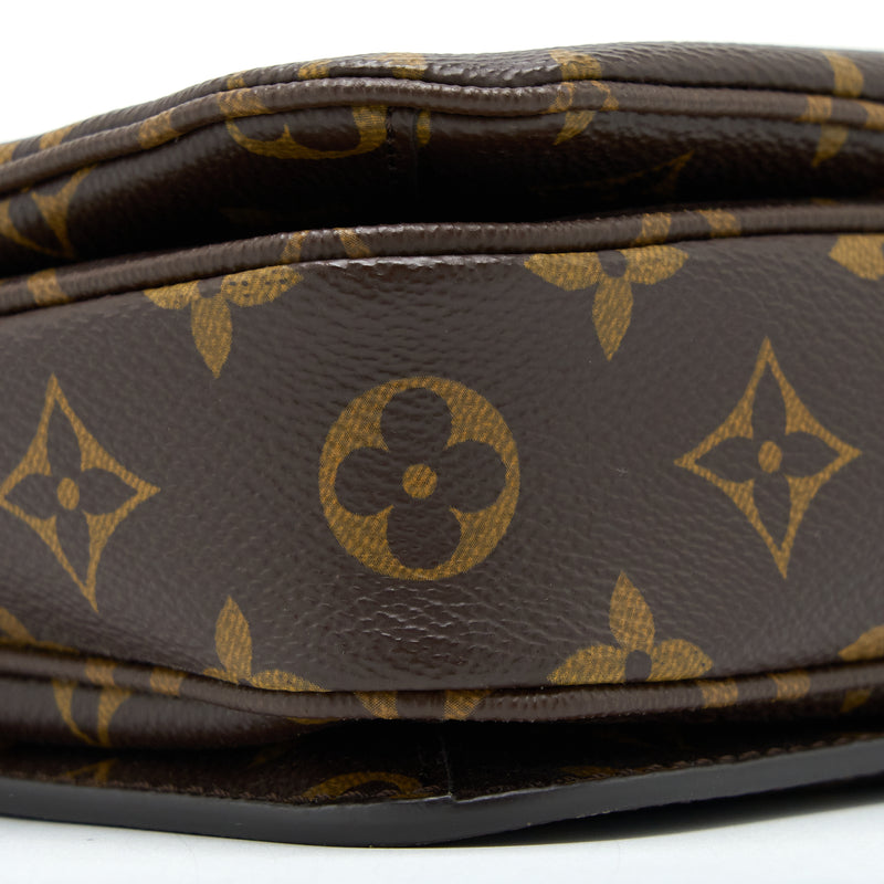 Louis Vuitton Pochette Métis Monogram Canvas GHW