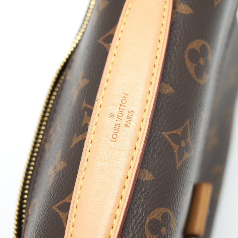 Louis Vuitton Pochette Métis Monogram Canvas GHW