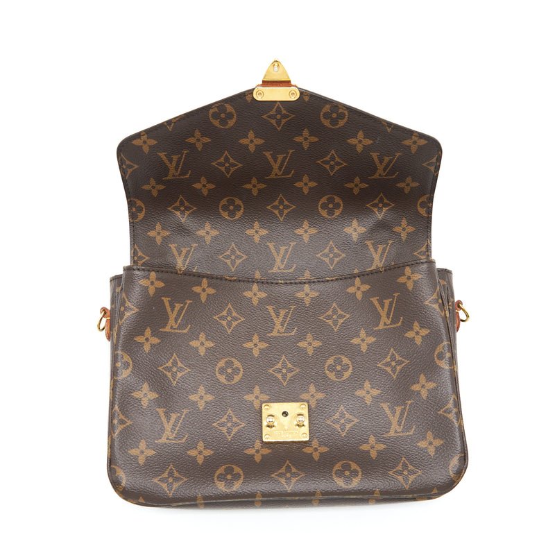 Louis Vuitton Pochette Métis Monogram Canvas GHW