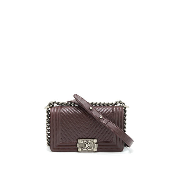 Chanel Chevron Small Boy Bag Lambskin Burgundy Ruthenium Hardware