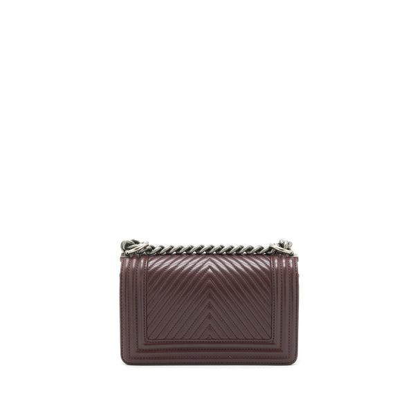 Chanel Chevron Small Boy Bag Lambskin Burgundy Ruthenium Hardware