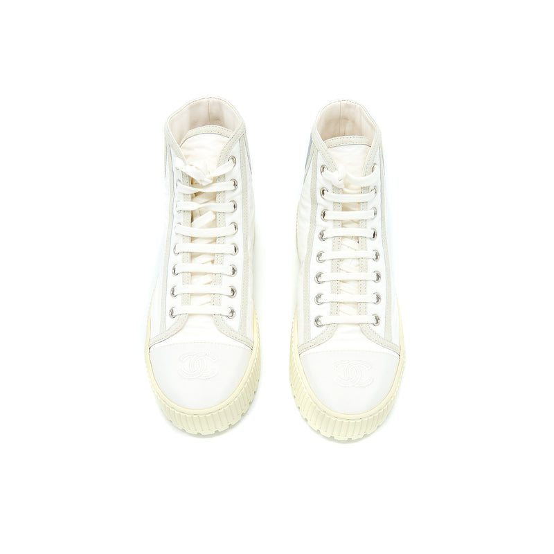 Chanel Size 36.5 High top Sneaker Suede/Fabric White/Light Grey
