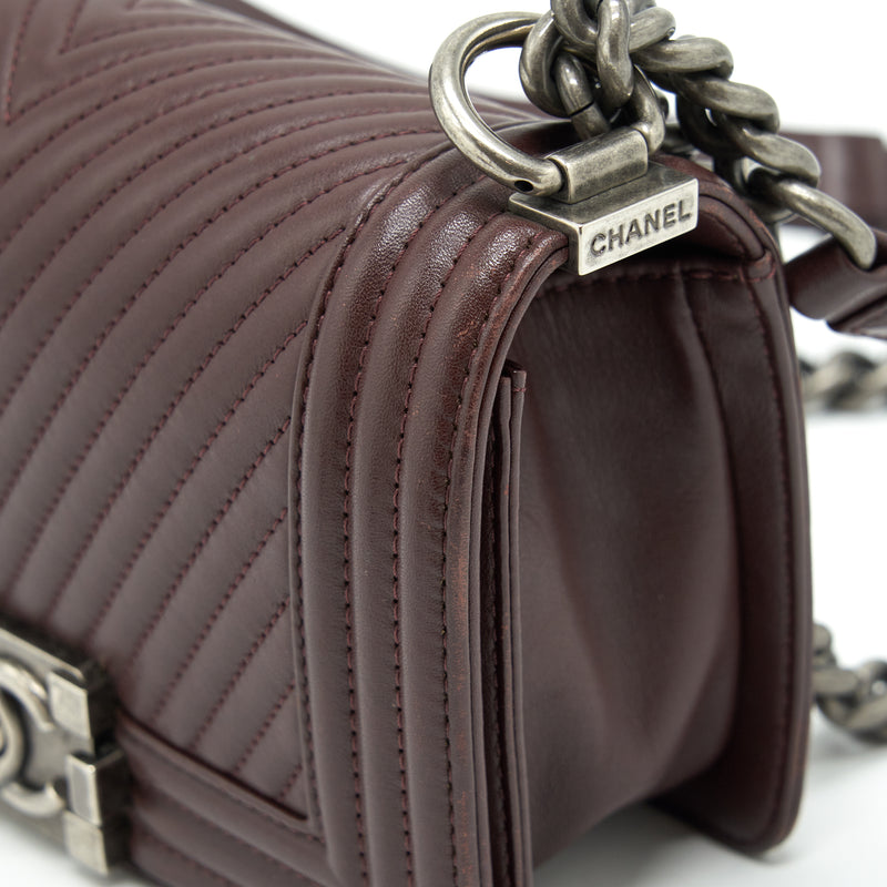 Chanel Chevron Small Boy Bag Lambskin Burgundy Ruthenium Hardware