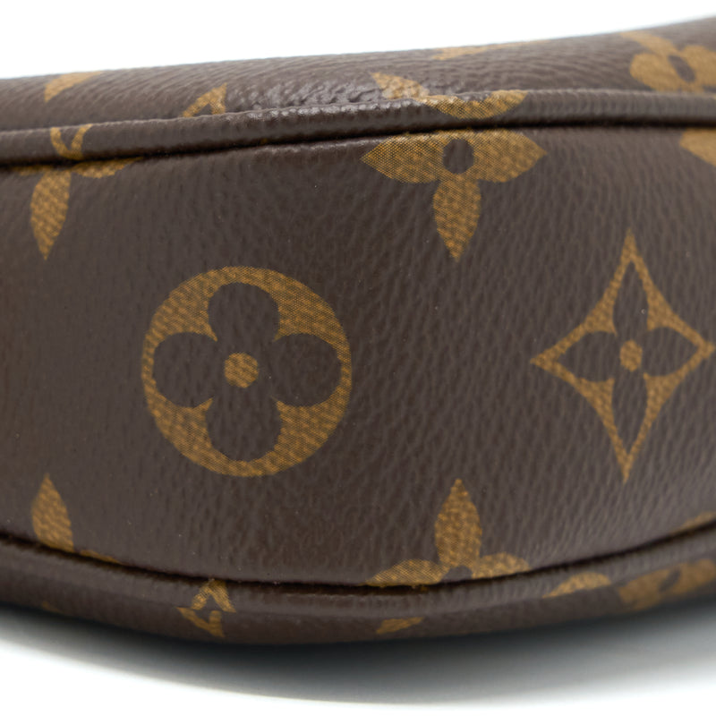 Louis Vuitton Pochette Accessories Monogram Canvas GHW