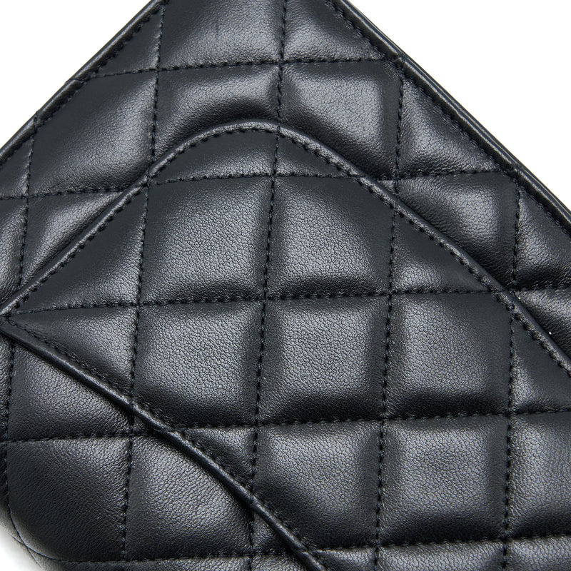 Clutch with chain - Lambskin, black — Fashion