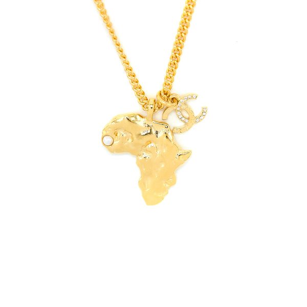 Chanel Faux Pearl / Strass Africa Map Necklace Gold Tone