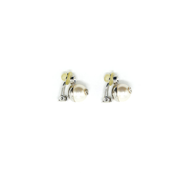 GUCCI GG Pearl with White Crystal Clip Earrings