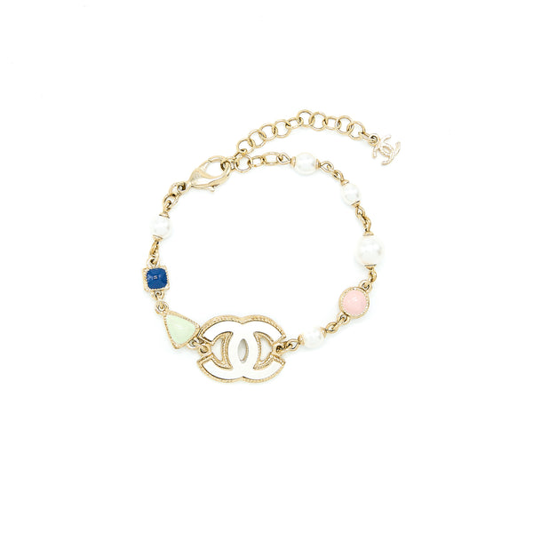 Chanel 19P CC Logo Bracelet Pearl/ Stud Light Gold Tone
