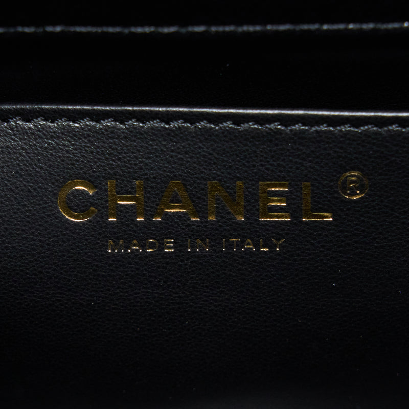 Chanel 22K Retro Classic New Square Flap Bag Goatskin Black GHW (Microchip)
