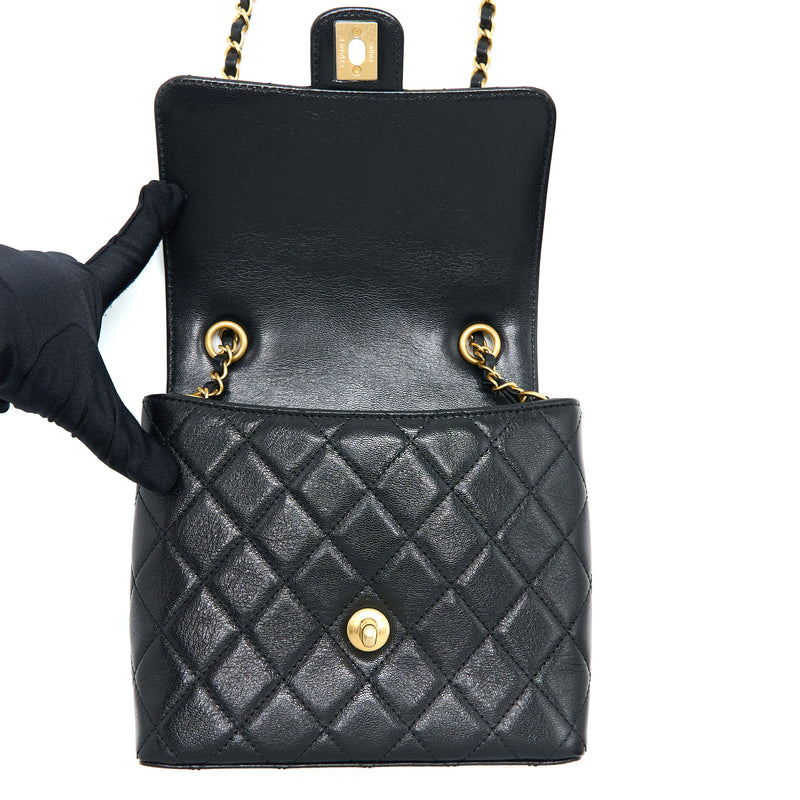 Chanel 22K Retro Classic New Square Flap Bag Goatskin Black GHW (Microchip)