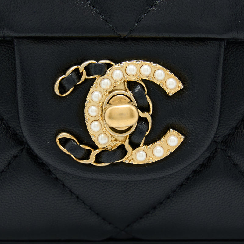 Chanel 21A Quilted Detailed Logo Flap Bag Lambskin Black GHW (Microchip)