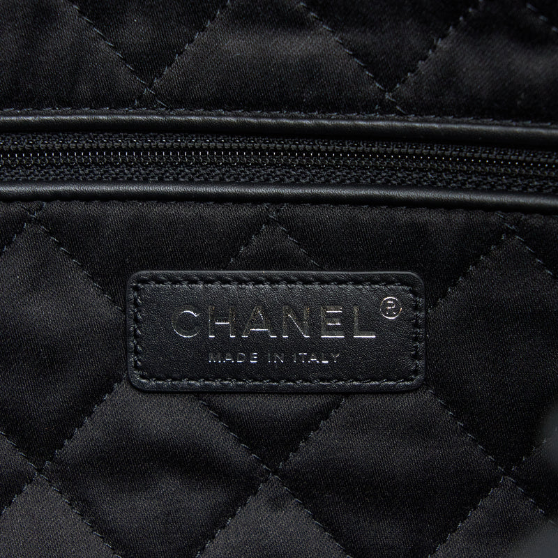 Chanel Medium 22 Bag Shiny Calfskin So Black with Black Hardware (Microchip)