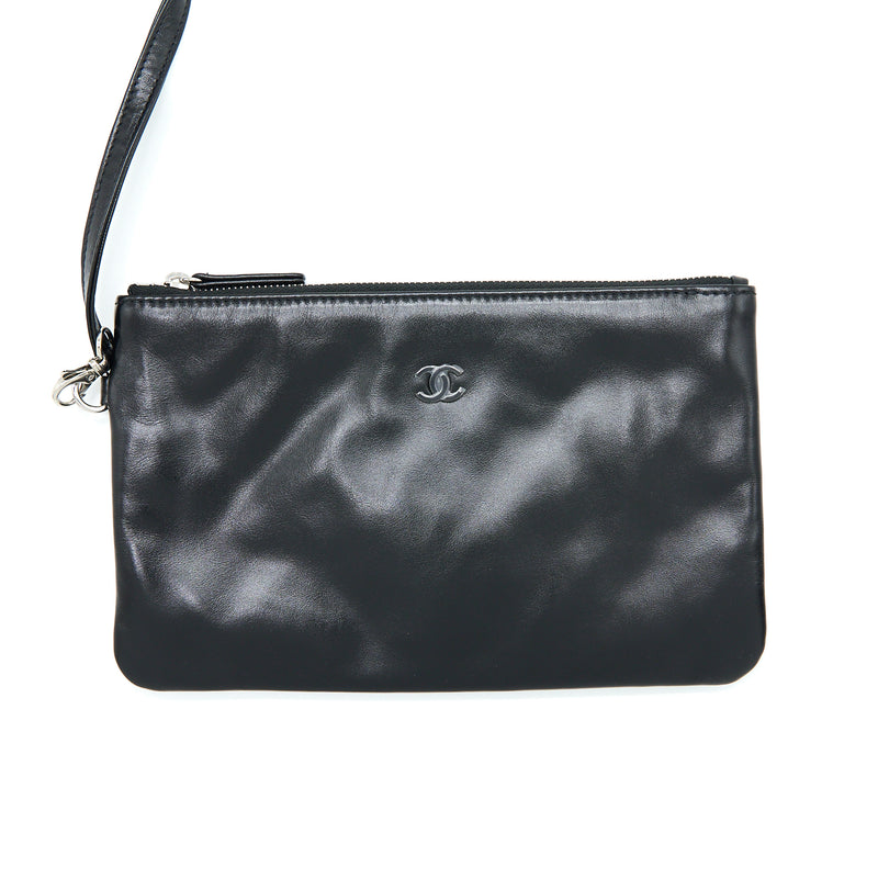 Chanel Medium 22 Bag Shiny Calfskin So Black with Black Hardware (Microchip)