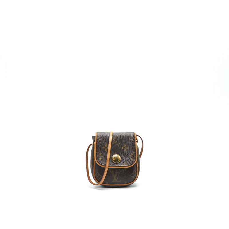 Louis Vuitton - No Reserved: Louis Vuitton Scarf Monogram - Catawiki