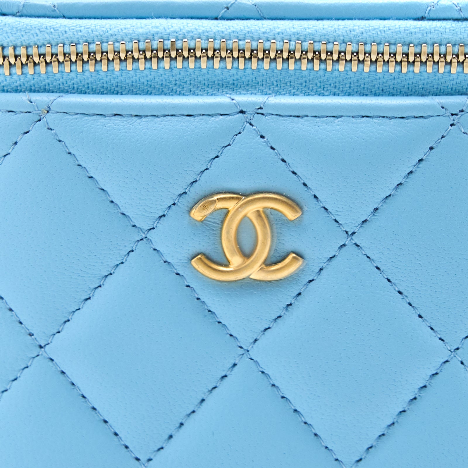 Chanel 22s Pearl Crush Mini Vanity Case Lambskin Light Blue Brushed GH