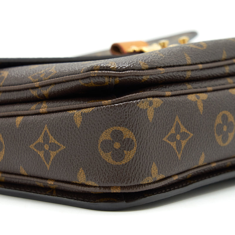 Louis Vuitton Pochette Métis Monogram Canvas Year 2015