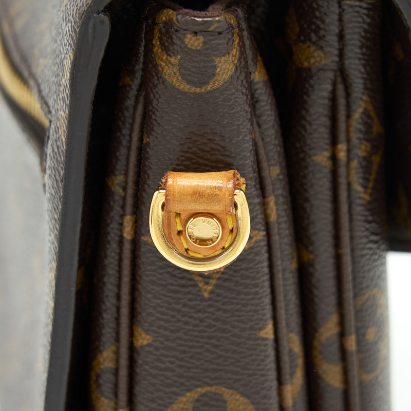 Louis Vuitton Pochette Métis Monogram Canvas Year 2015