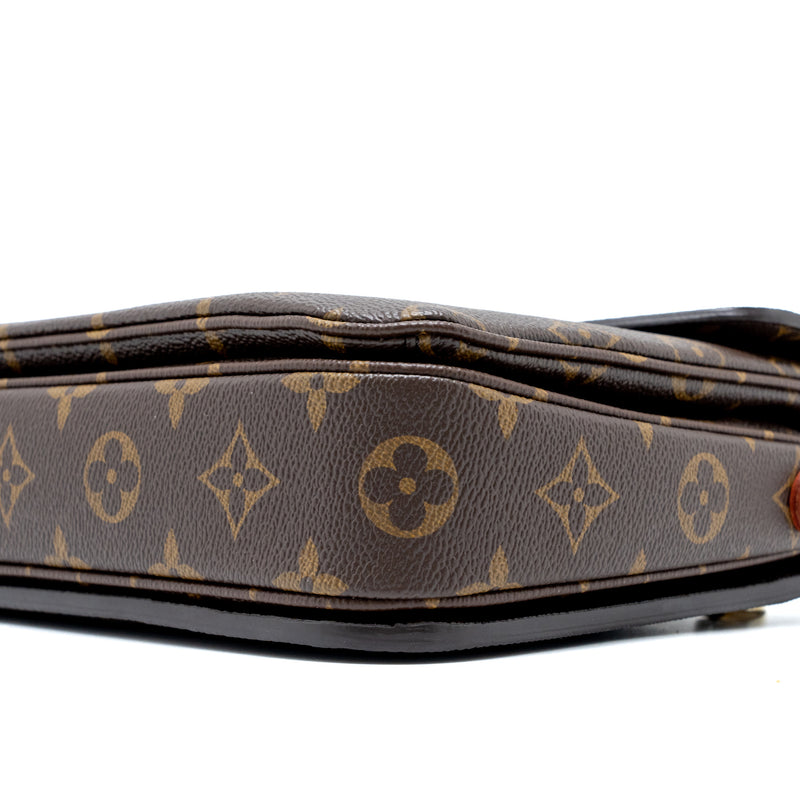 Louis Vuitton Pochette Métis Monogram Canvas GHW (New Version)