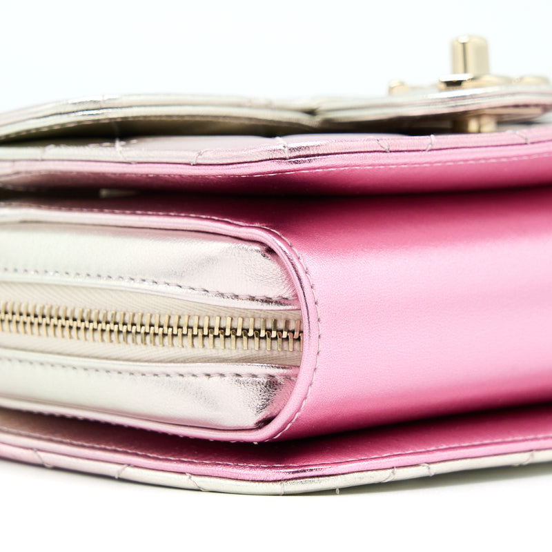 Chanel 21P Crossbody Flap Bag Lambskin Iridescent Pink LGHW(Microchip)