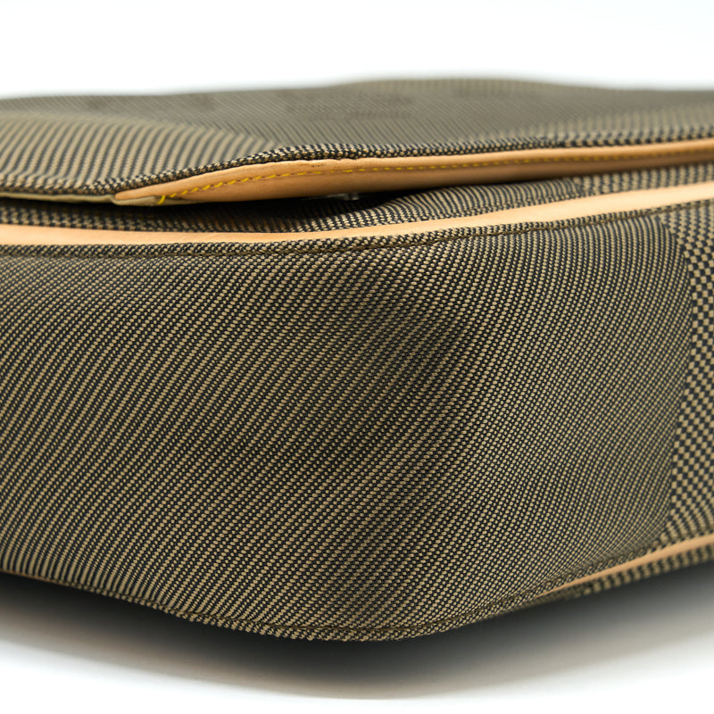 Louis Vuitton Messenger Bag Fabric/Beige Leather Multicolour GHW