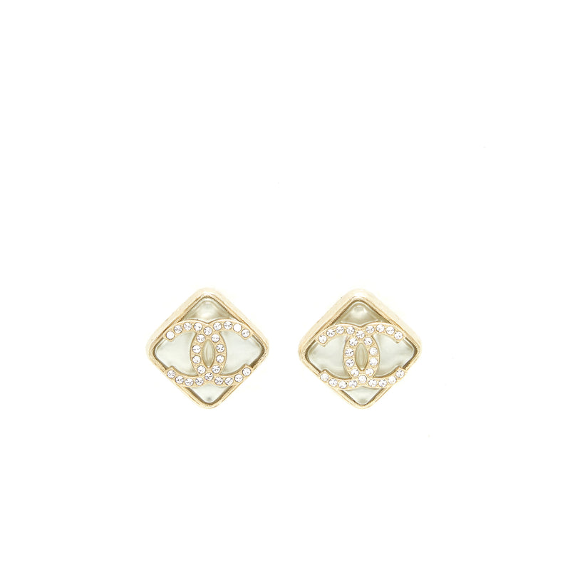 Chanel 22S Quilted CC Logo Earring Light Gold Tone