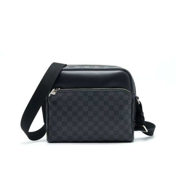 Louis vuitton men's black messenger online bag