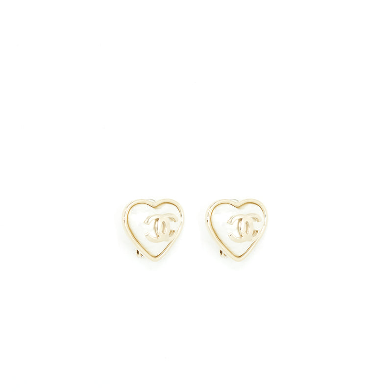 Chanel 22C Heart Earclip LGHW