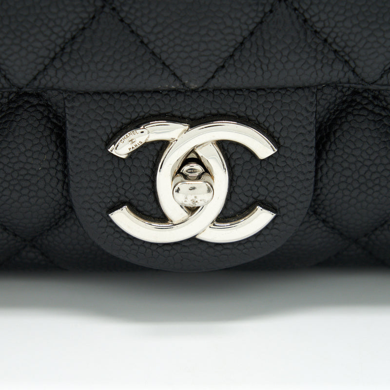 Chanel flap Bag with inner zipper caviar Black SHW