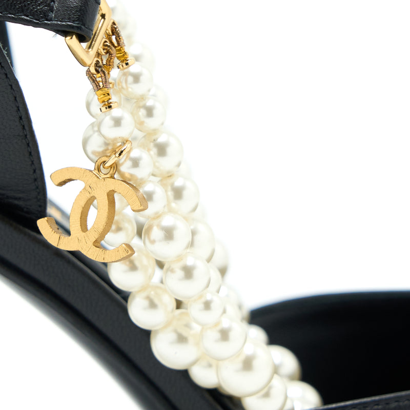 Chanel Size 39 Heel with Pearl Leather/Fabric Black GHW