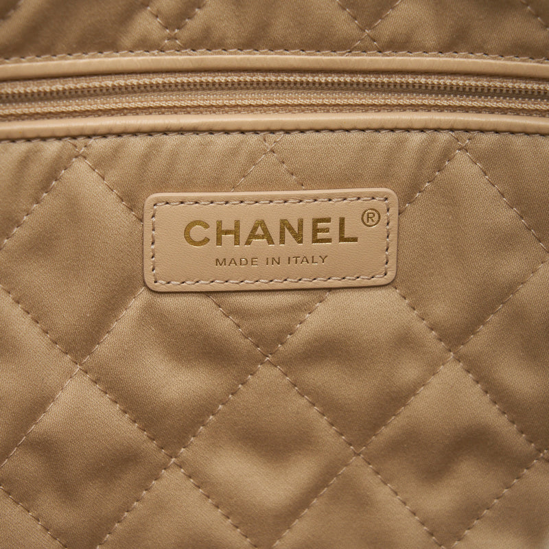 Chanel Medium 22 Bag Shiny Calfskin White GHW (Microchip)
