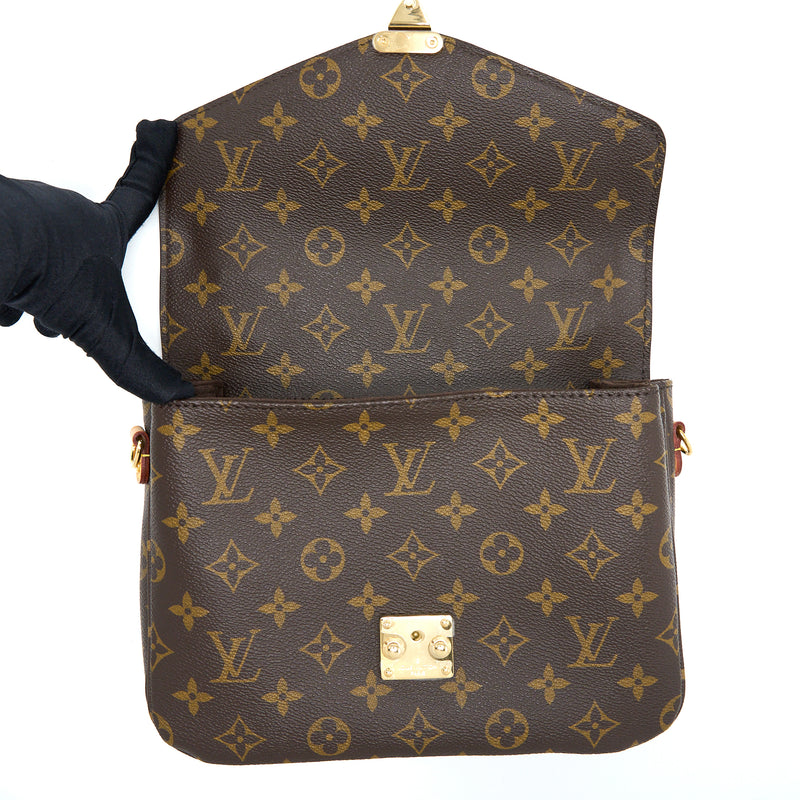 Louis Vuitton Pochette Metis Monogram Canvas GHW
