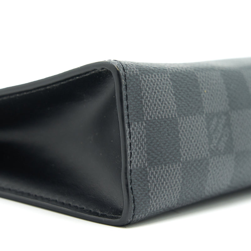 Louis Vuitton Pochette Voyage Damier Graphite