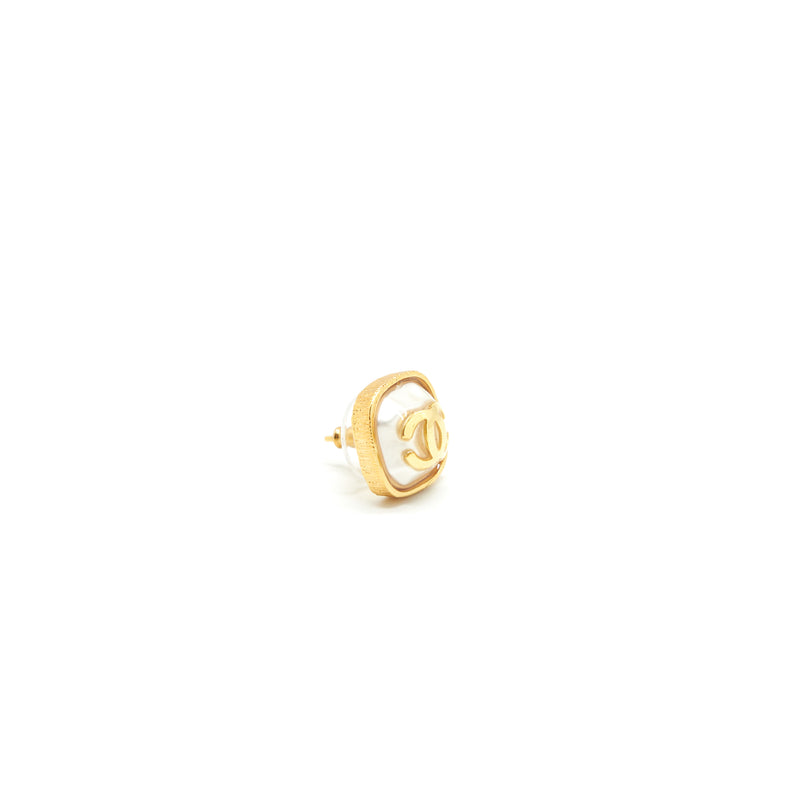 Chanel gold double C logo Earrings  Earrings, Fashion tips, Clothes design