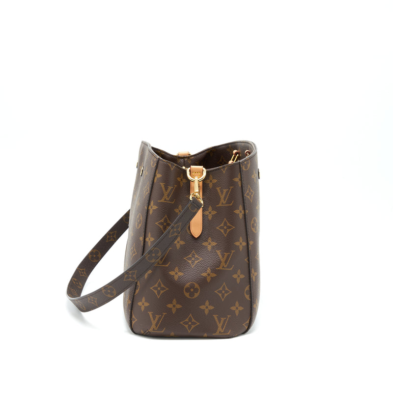 Louis Vuitton Montaigne Bag