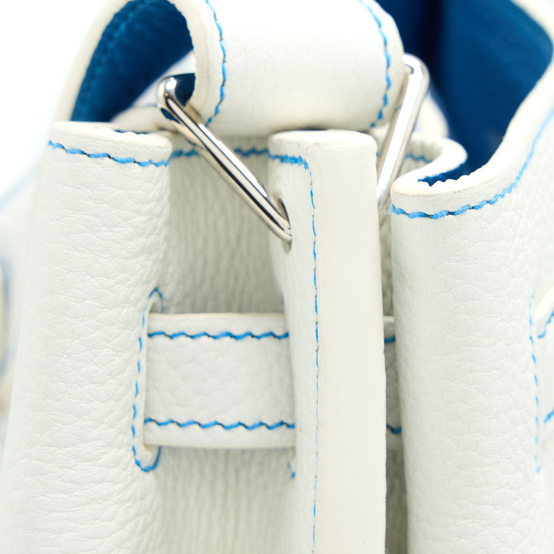 Hermes So Kelly 26 Blanc/Blue SHW Stamp Square O