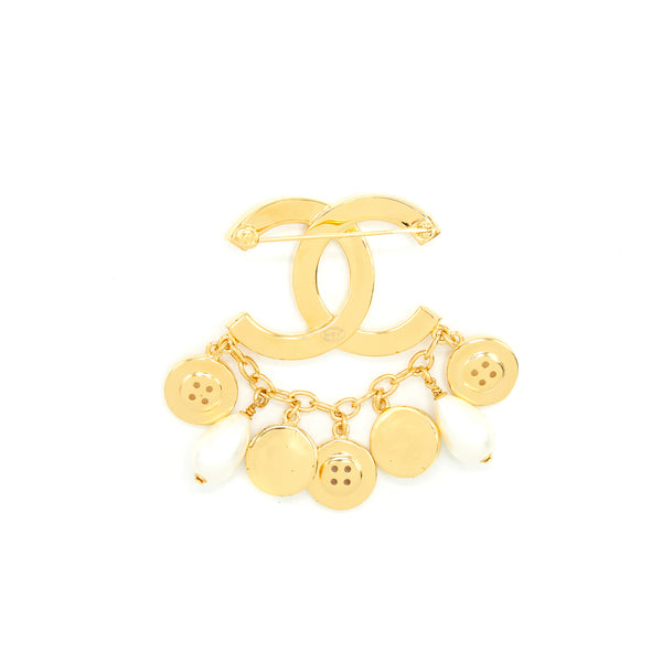 Chanel 20A Seasonal CC Logo Pearls And Button Brooch Gold