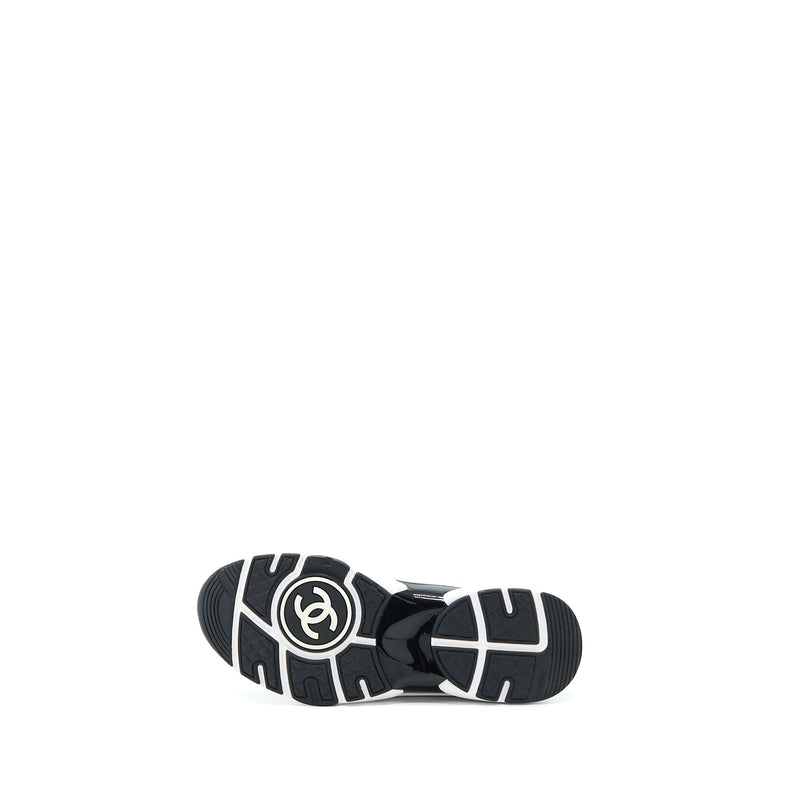 Chanel Size 38 CC Logo Sneaker Black/White